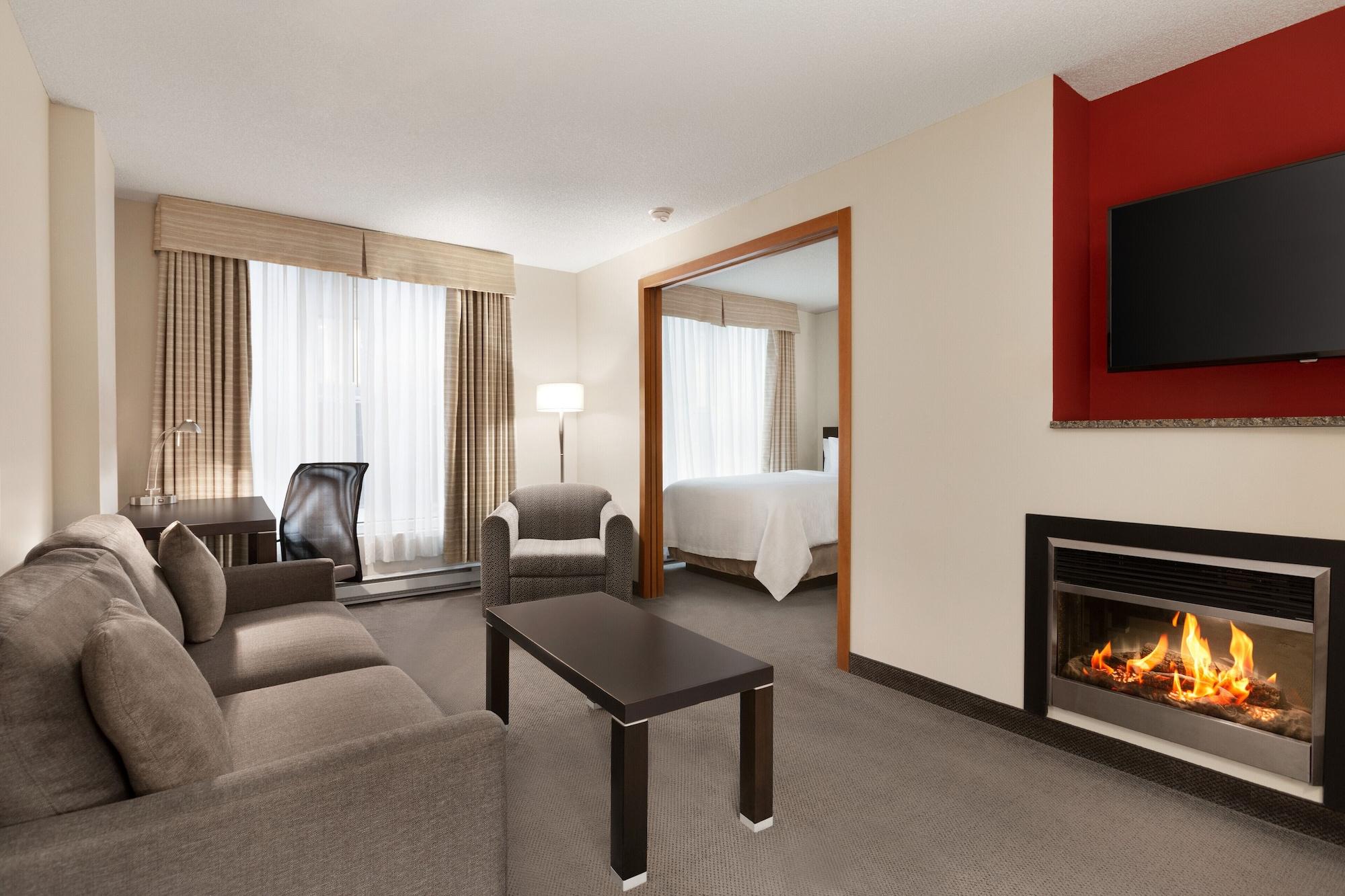 Embassy Suites By Hilton - Montreal Exterior photo
