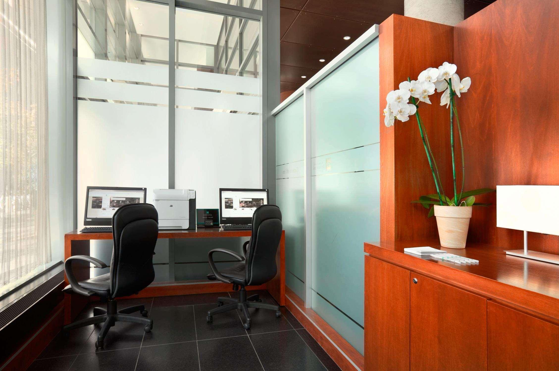 Embassy Suites By Hilton - Montreal Exterior photo