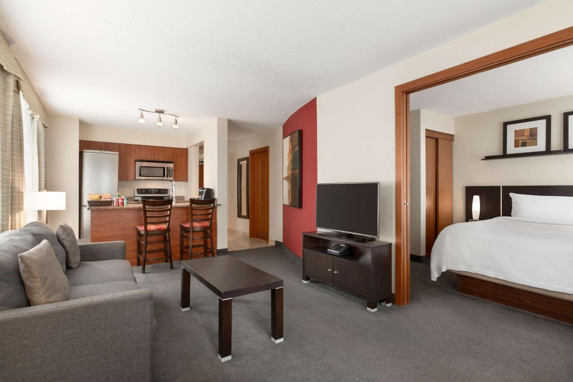 Embassy Suites By Hilton - Montreal Exterior photo