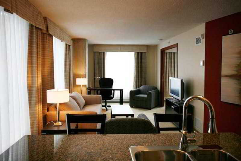 Embassy Suites By Hilton - Montreal Exterior photo